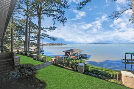 716 Shoreline Drive