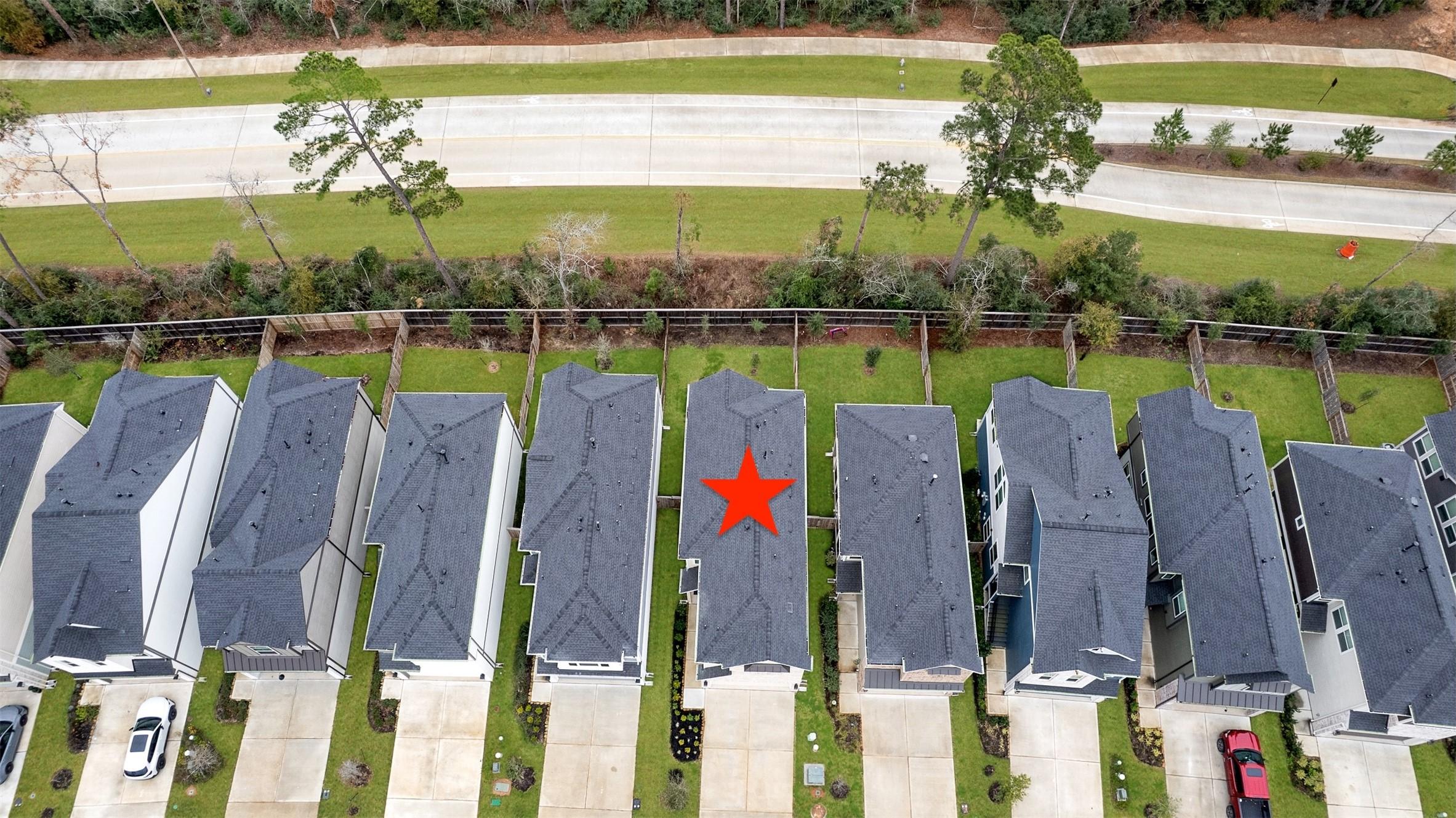 Image 2: No back neighbor! Nice greenbelt in back...