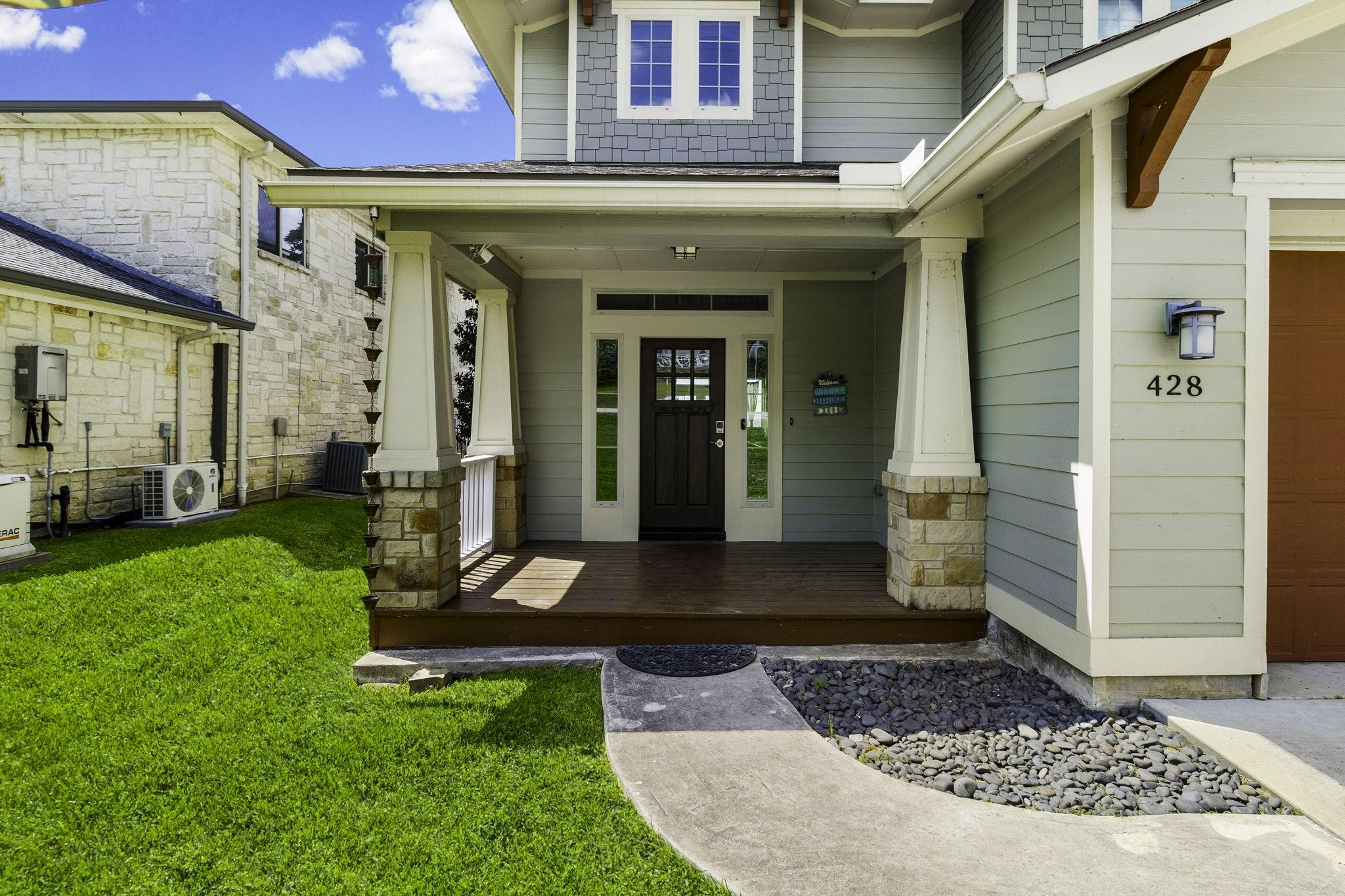 Image 2: Come on in and take a look!