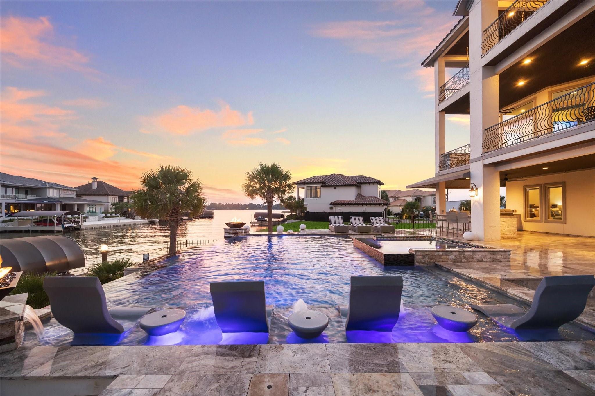 Image 3: Resort Style Infinity Edge Pool with Elevated Spil