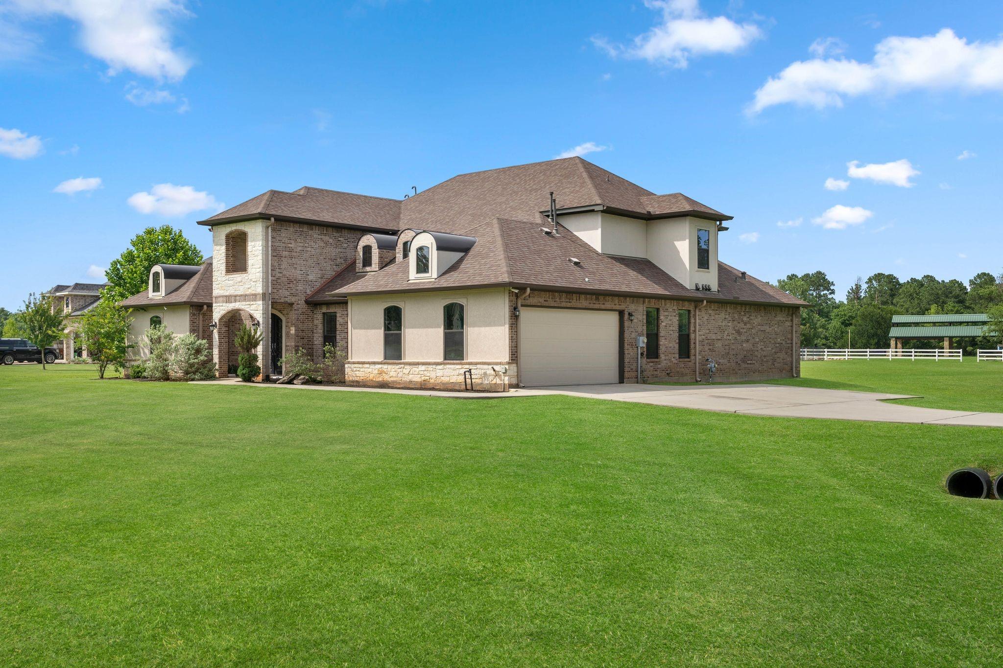 Image 2: This home offers privacy with only one neighbor, p