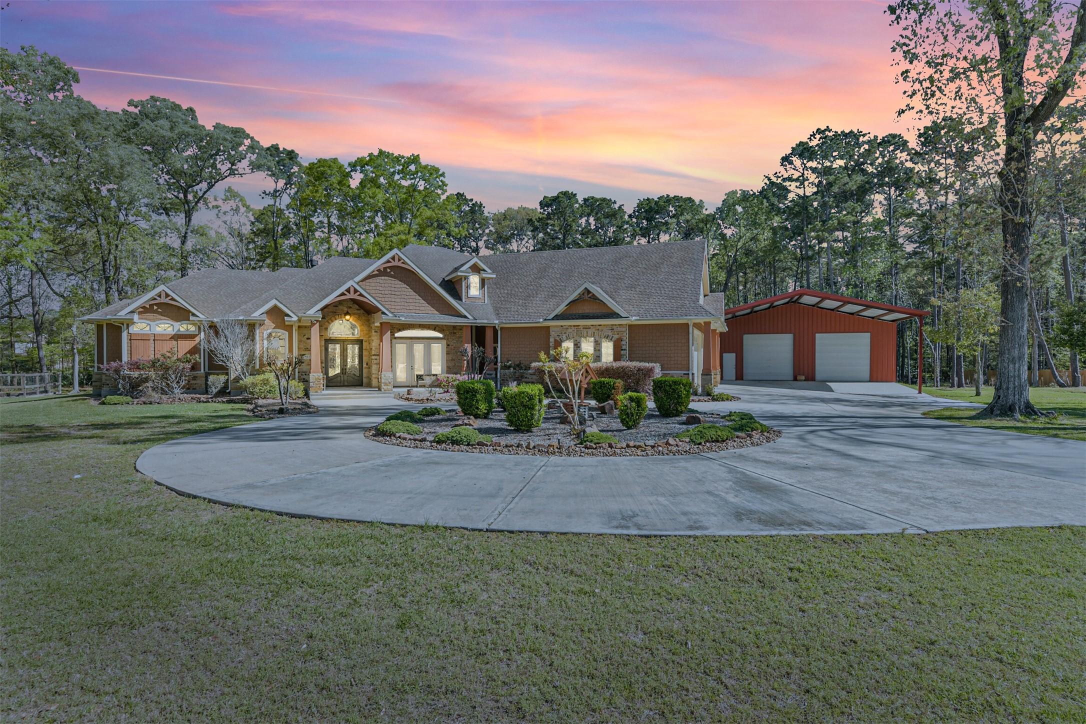 Image 1: Stunning elevation, with circle driveway