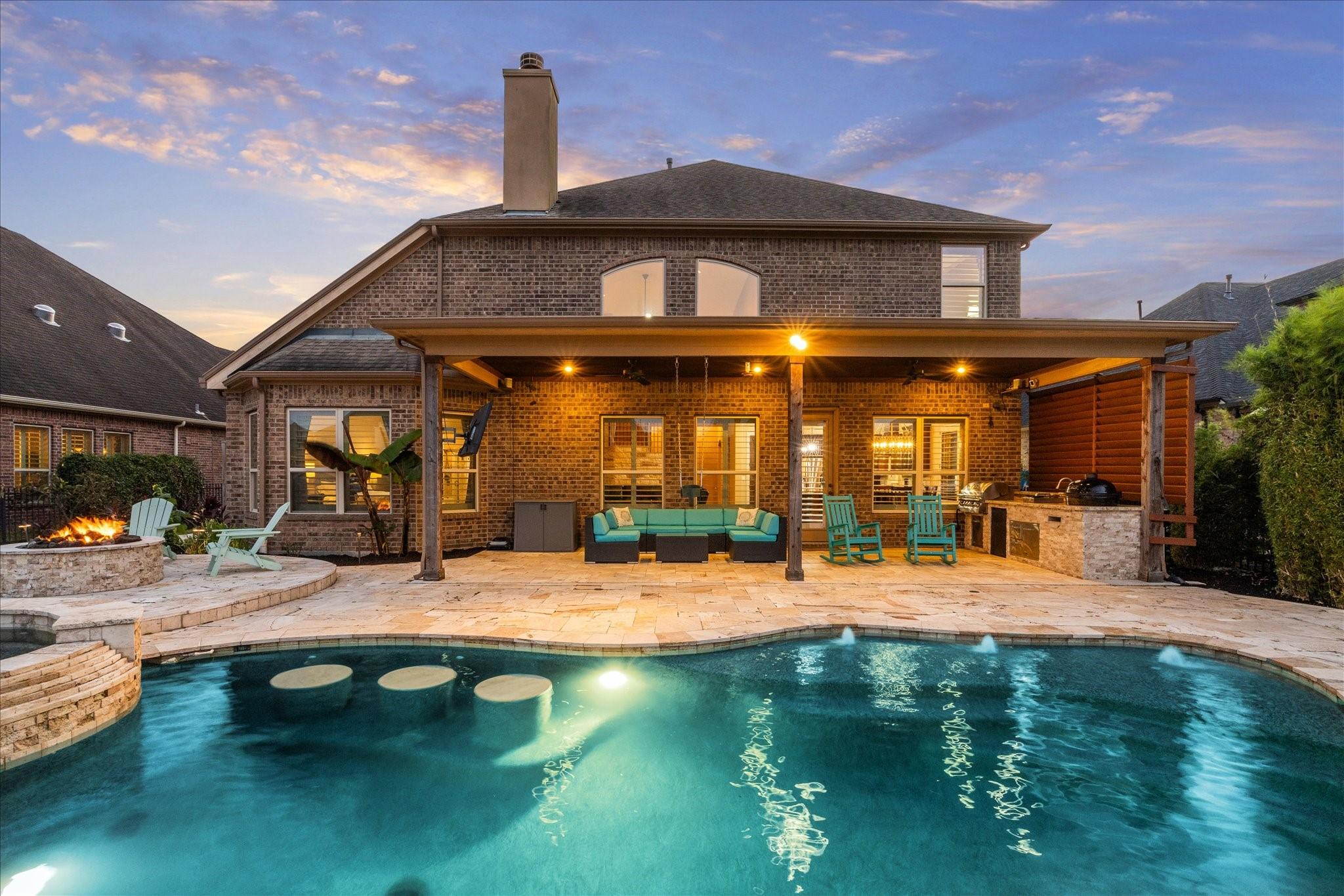 Image 3: This home offers ALL of the extras you're looking