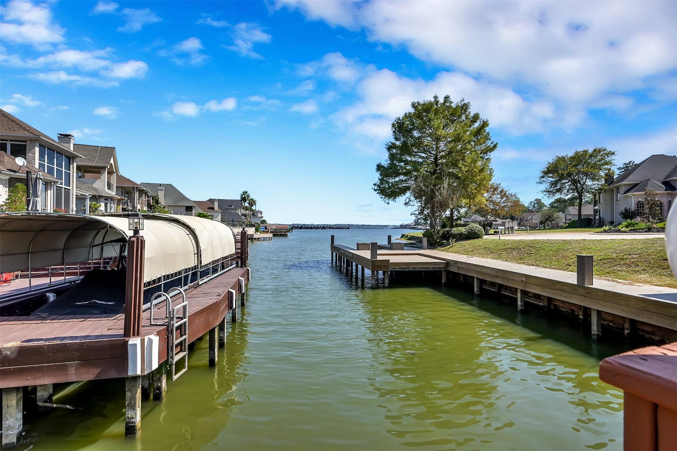 Image 3: Canal to Lake Conroe