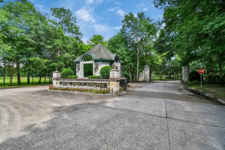 22 Majestic Falls Dr Drive