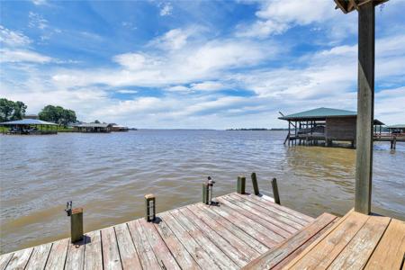 690 Dove Island