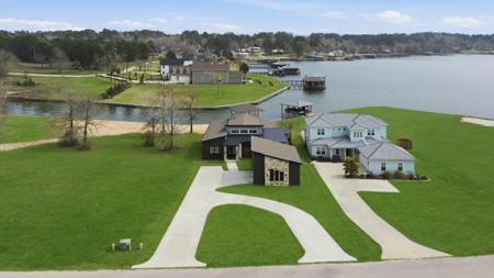 255 Peninsula Drive
