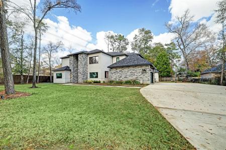 14 Kings Hill Lane