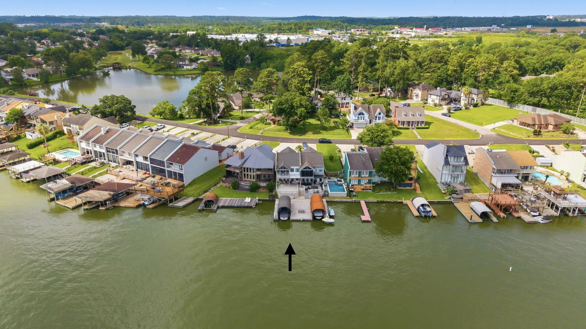 Image 1: Charming waterfront property with private boat doc
