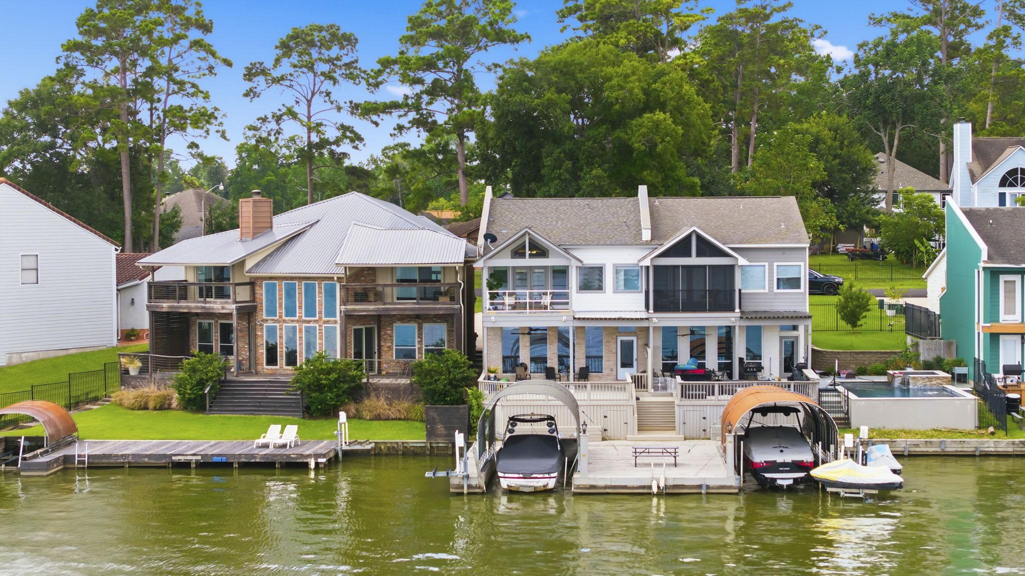 Image 4: Enjoy picturesque lake views at every turn, with w