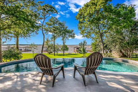 1922 Nogalus Drive