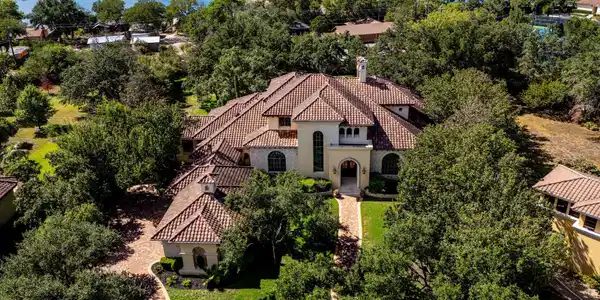 204 Bella Cima Drive