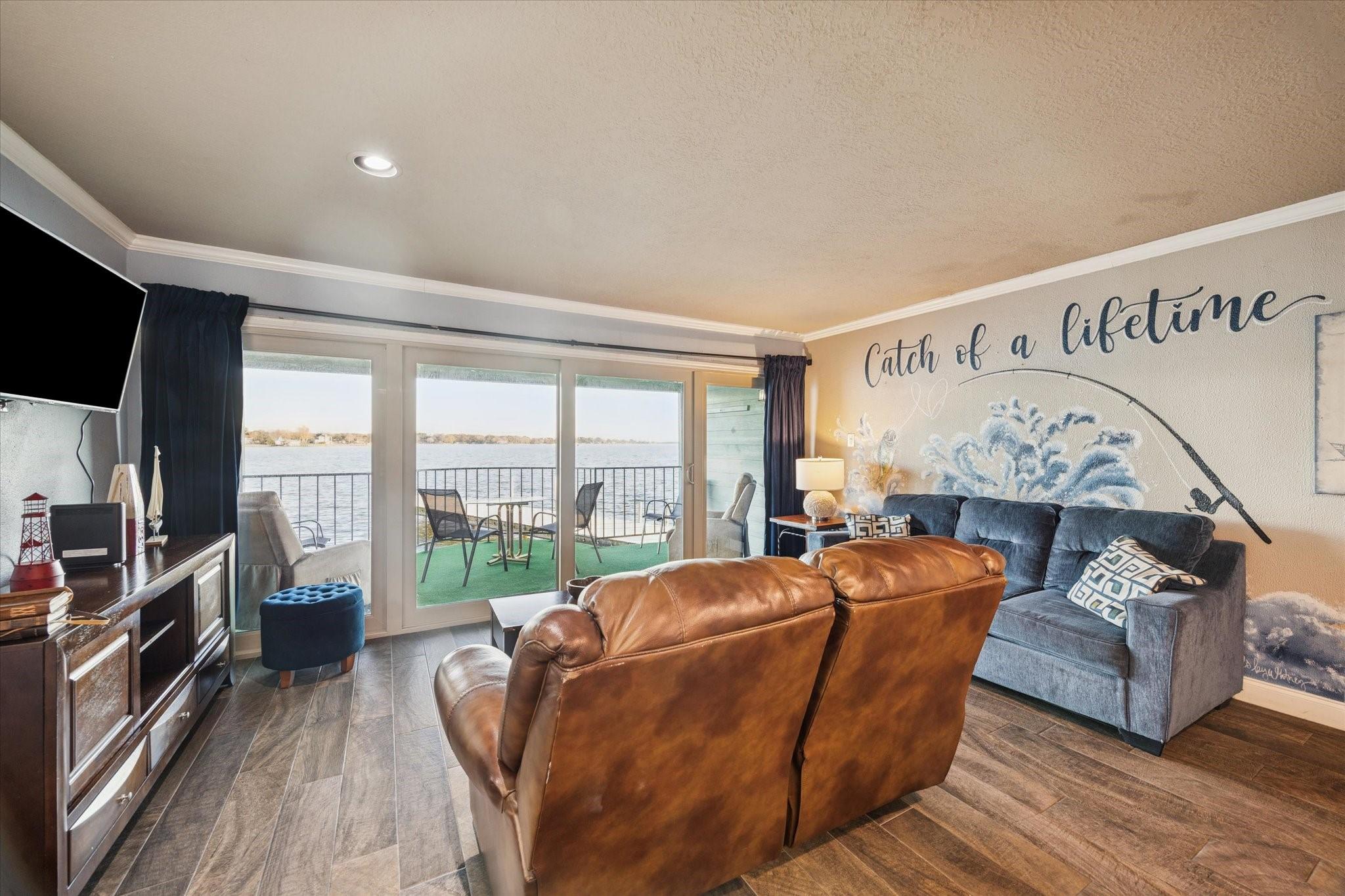 Image 2: Look at that amazing view of Lake Conroe!