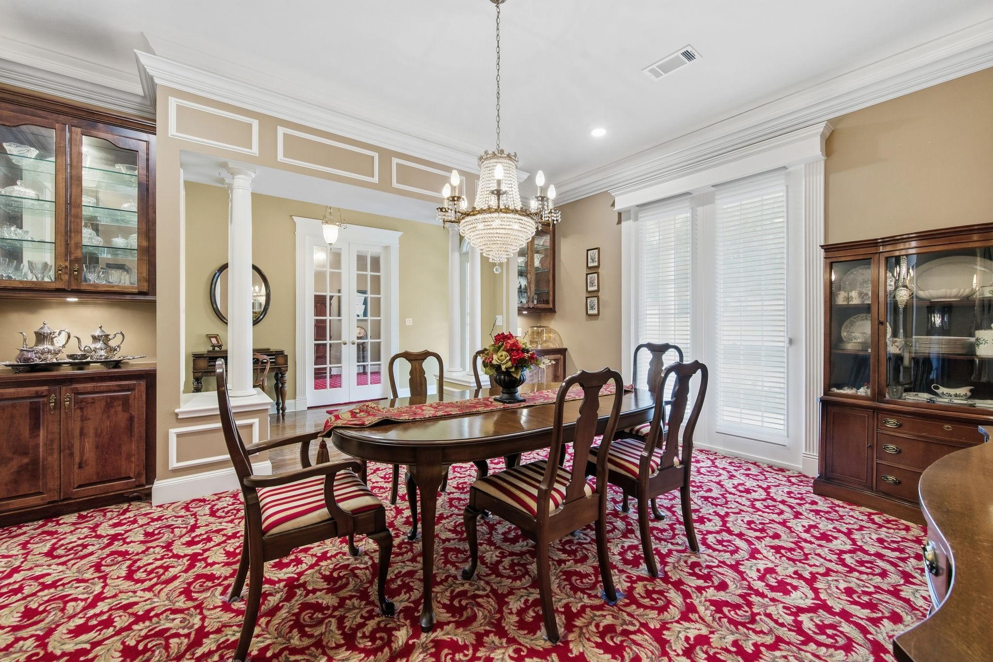 Image 3: Formal Dining