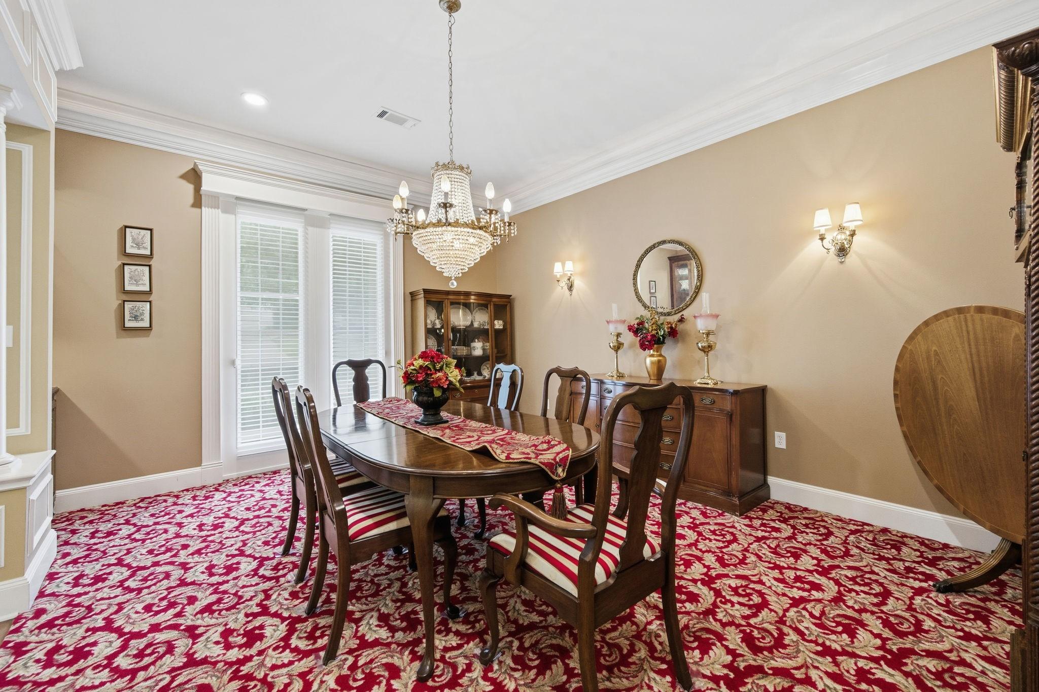 Image 4: Formal Dining