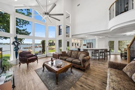 1607 Schooner Point