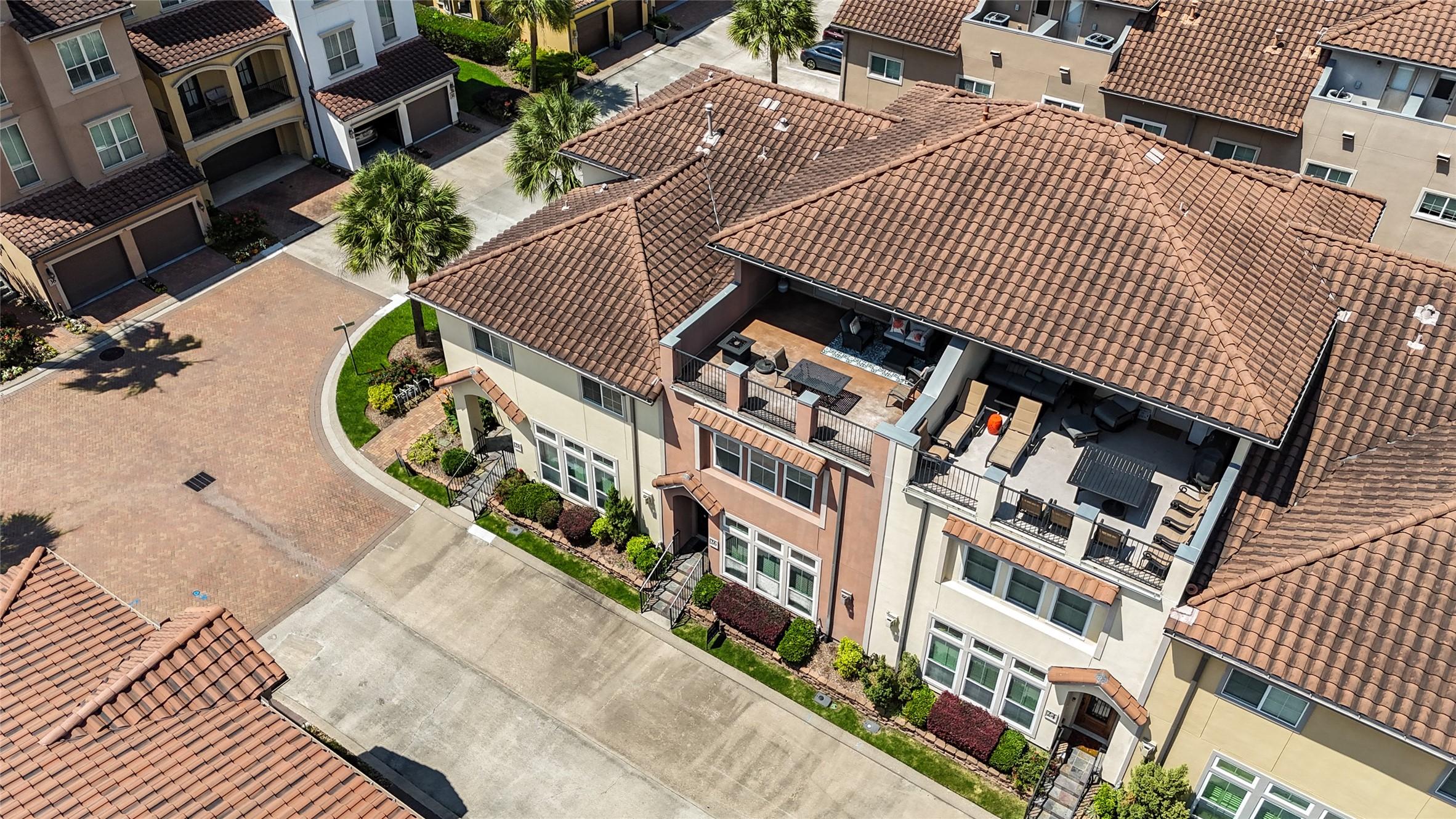 Image 1: 3 story townhome with 4 bedrooms and 3.5 baths in