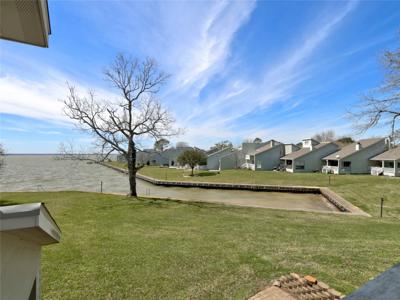 100 Edgewater Drive