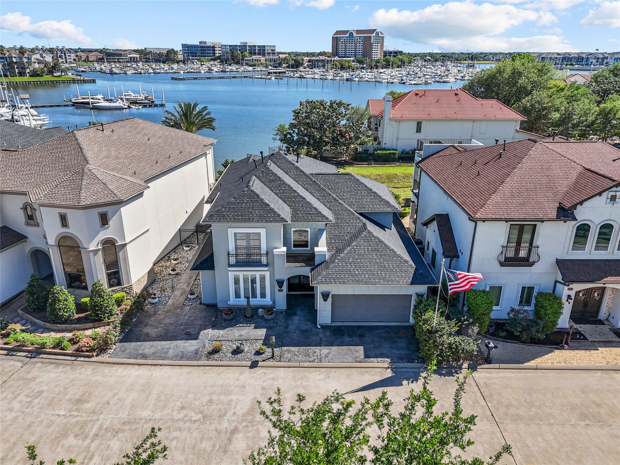 Image 2: Waterfront living at its finest.