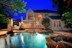 99 W Hullwood Circle