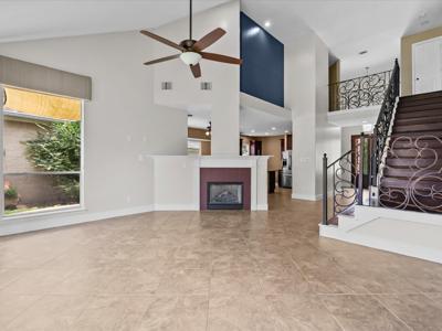 201 Lago Vista Street
