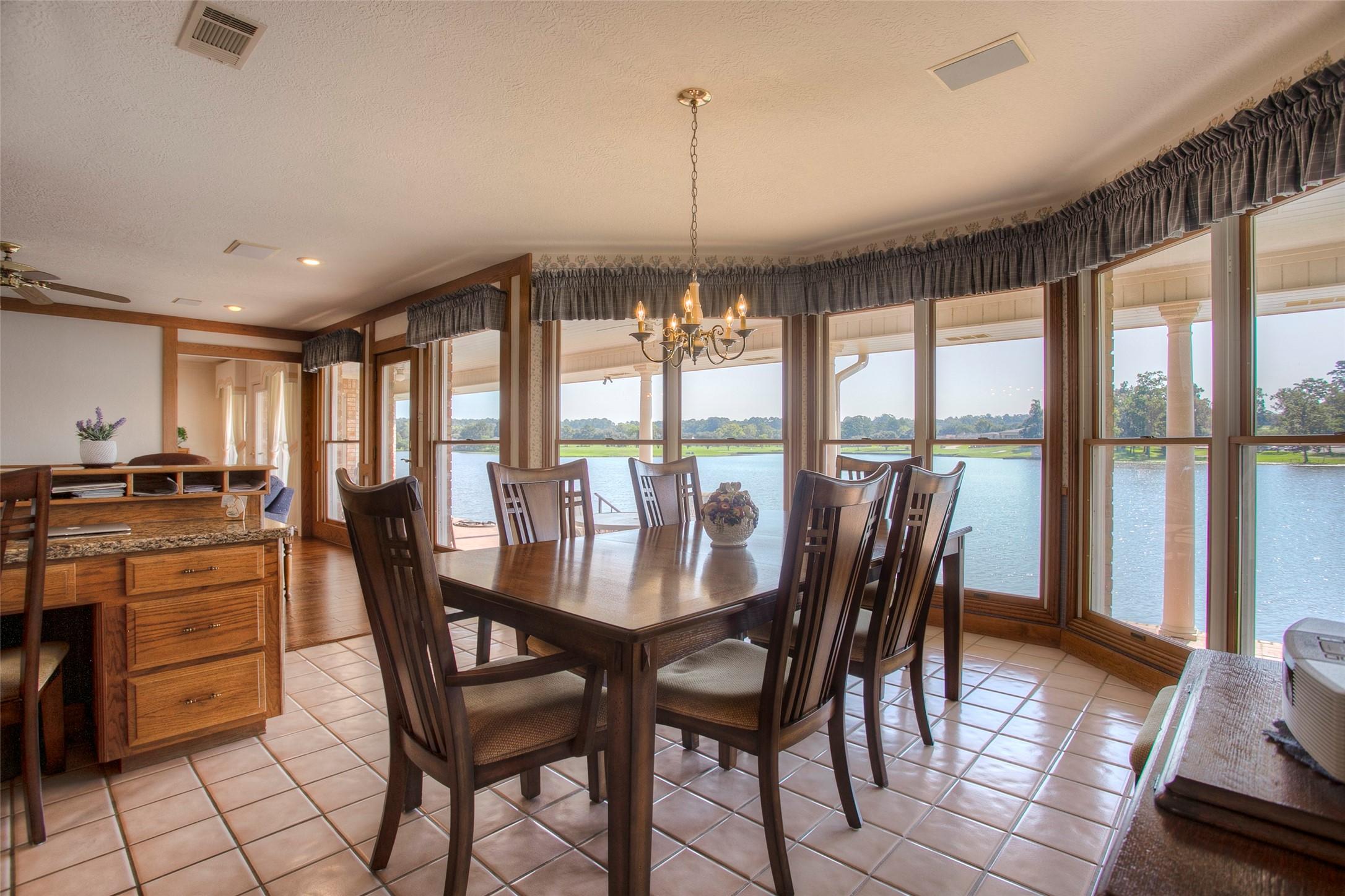 Image 4: ....Breakfast Room...