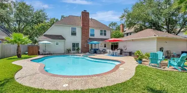 714 Crestwood Drive
