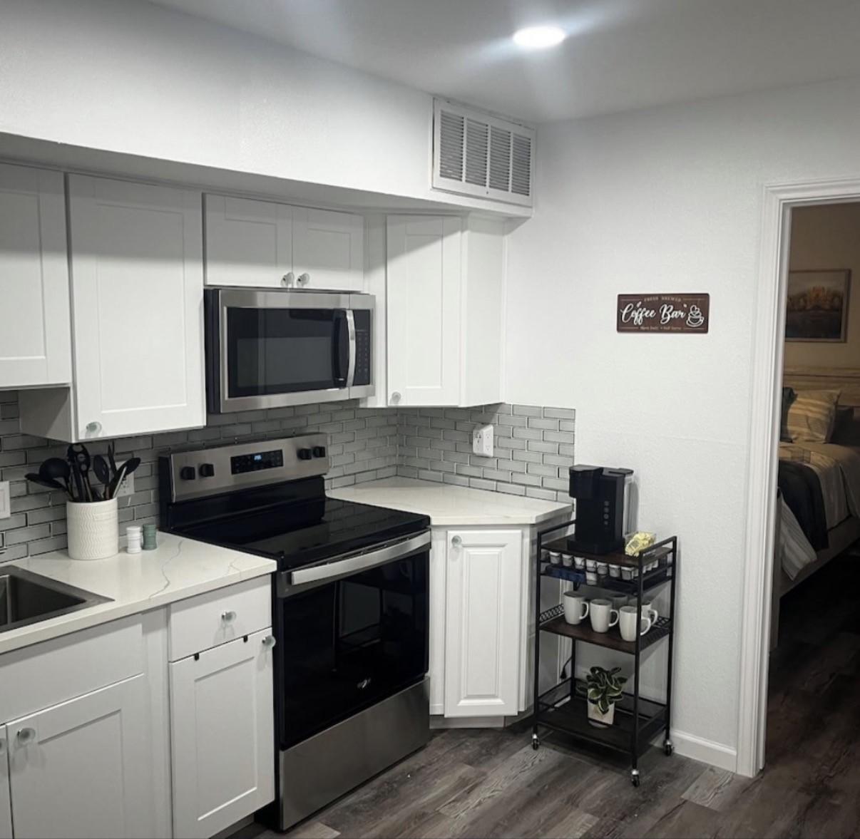 Image 3: Kitchen View