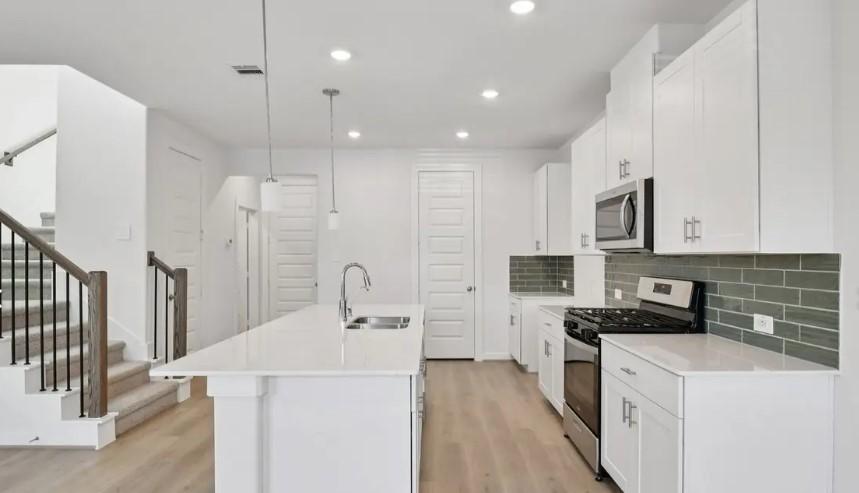 Image 3: Photo is not of the actual home, but is an inspira