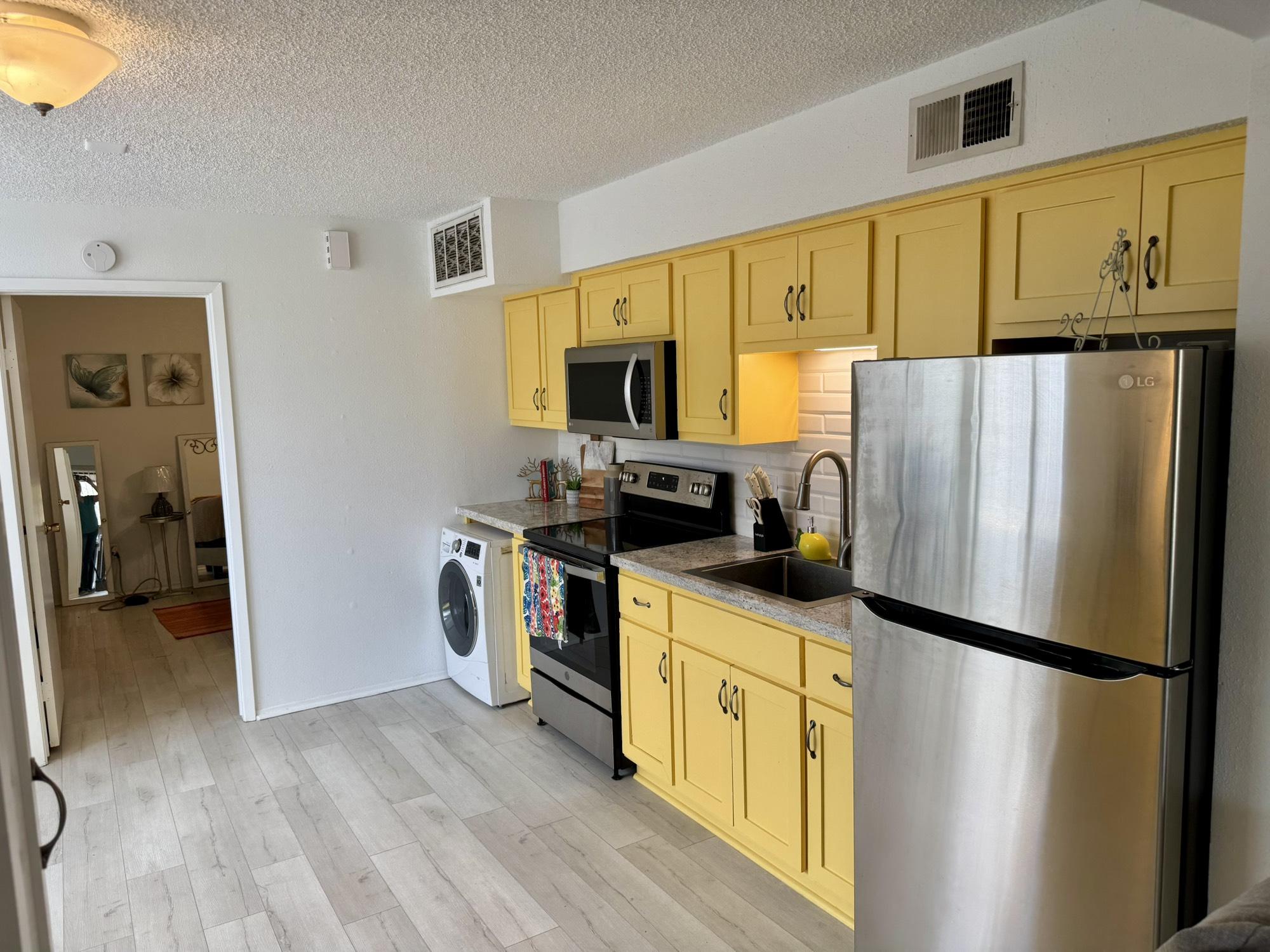 Image 2: Kitchen