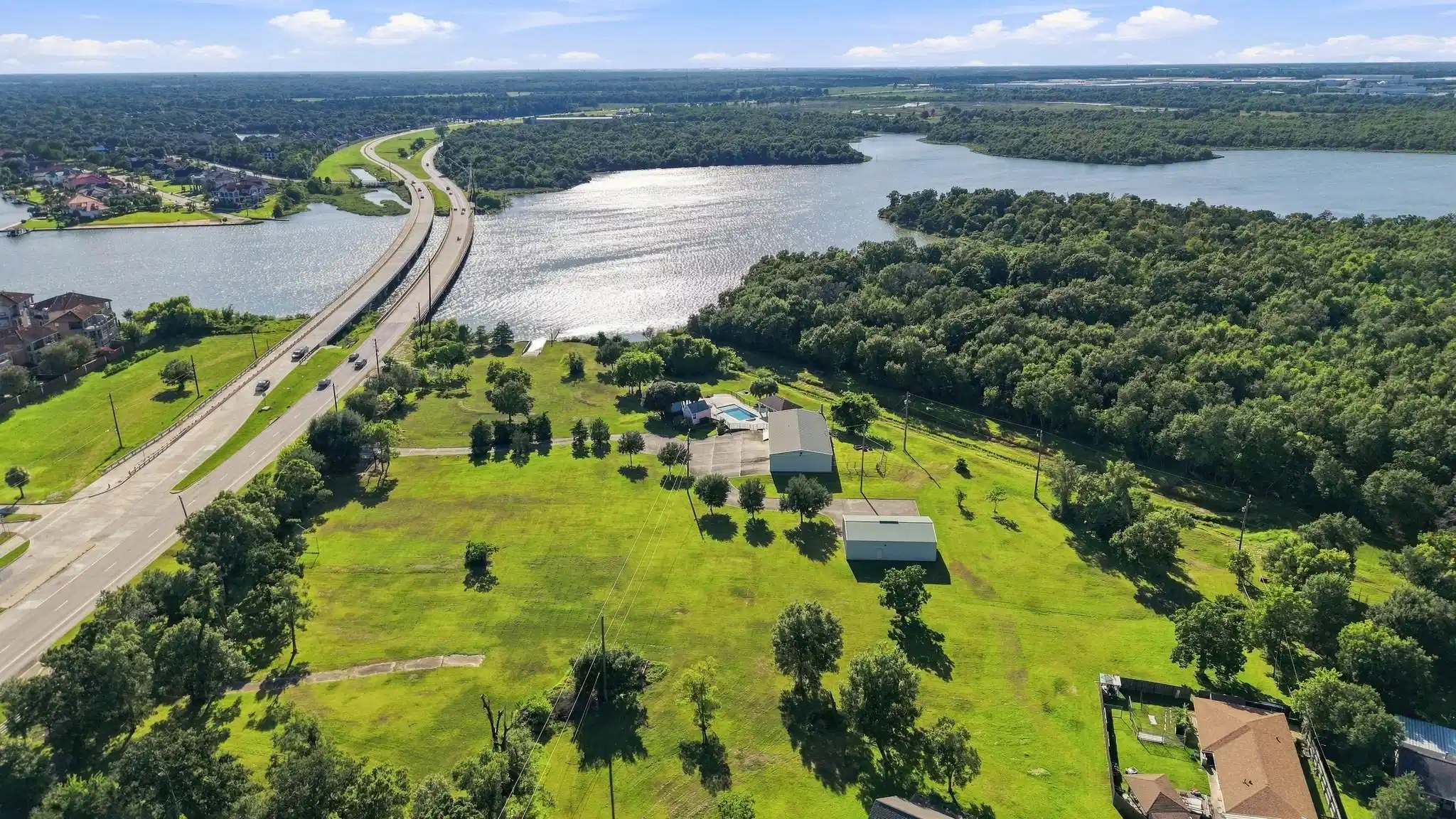 Image 1: Welcome to a beautiful property in Seabrook on ove