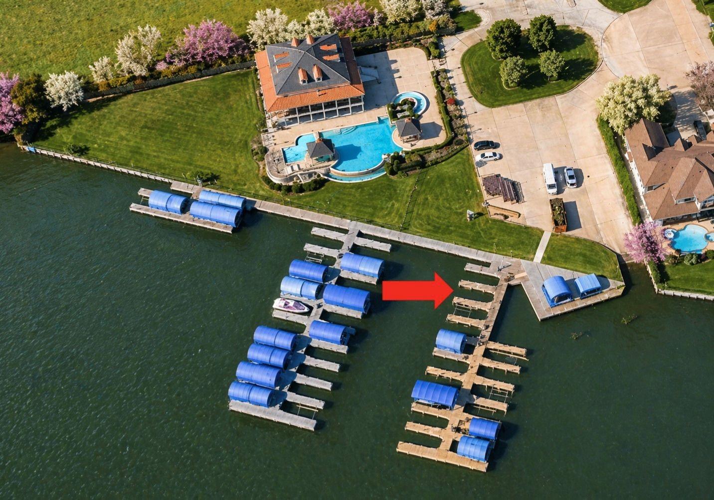 Image 3: Sellers have a deeded boat slip just off the commu