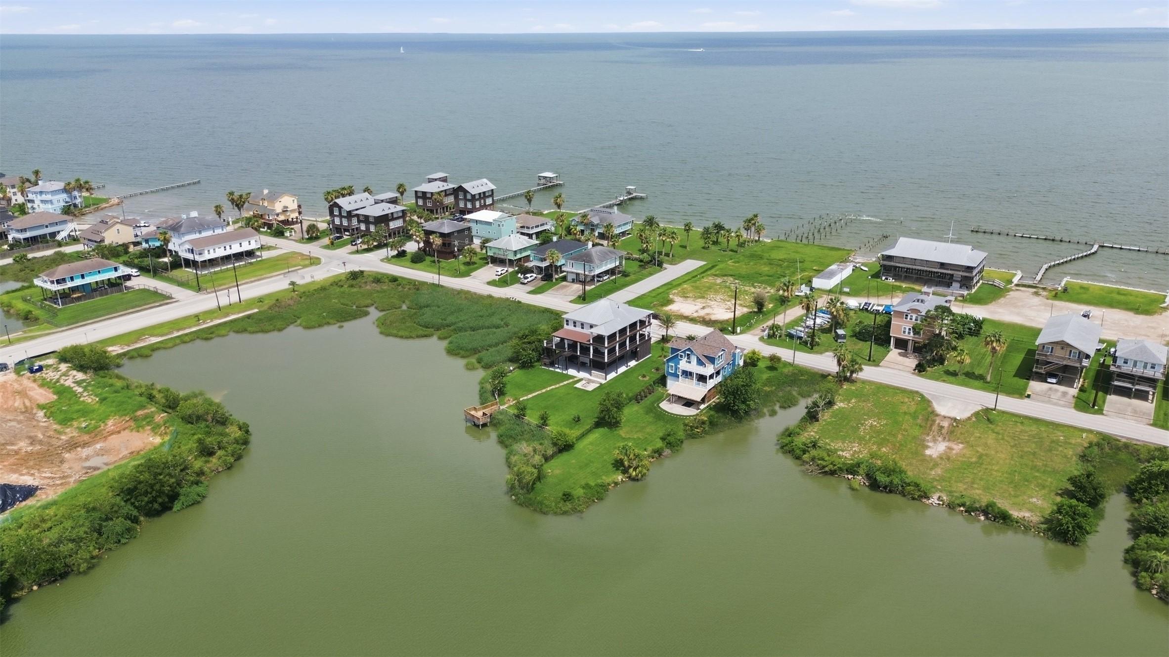 Image 3: Panoramic 360 water views