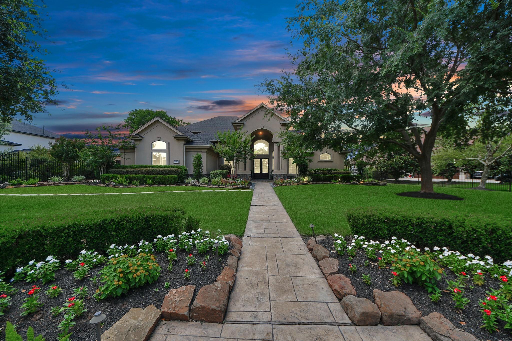 Image 3: Welcome to this stunning custom executive home on