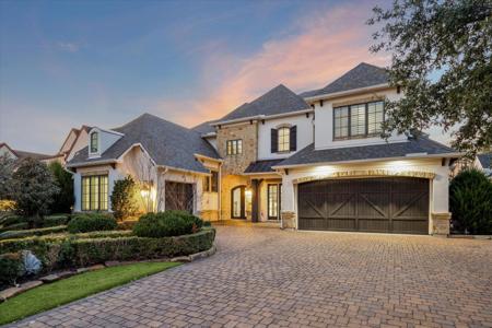 10 Broadwater Court