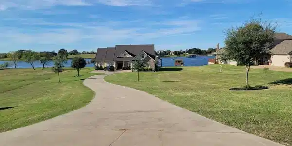 7053 Lake Vista Drive