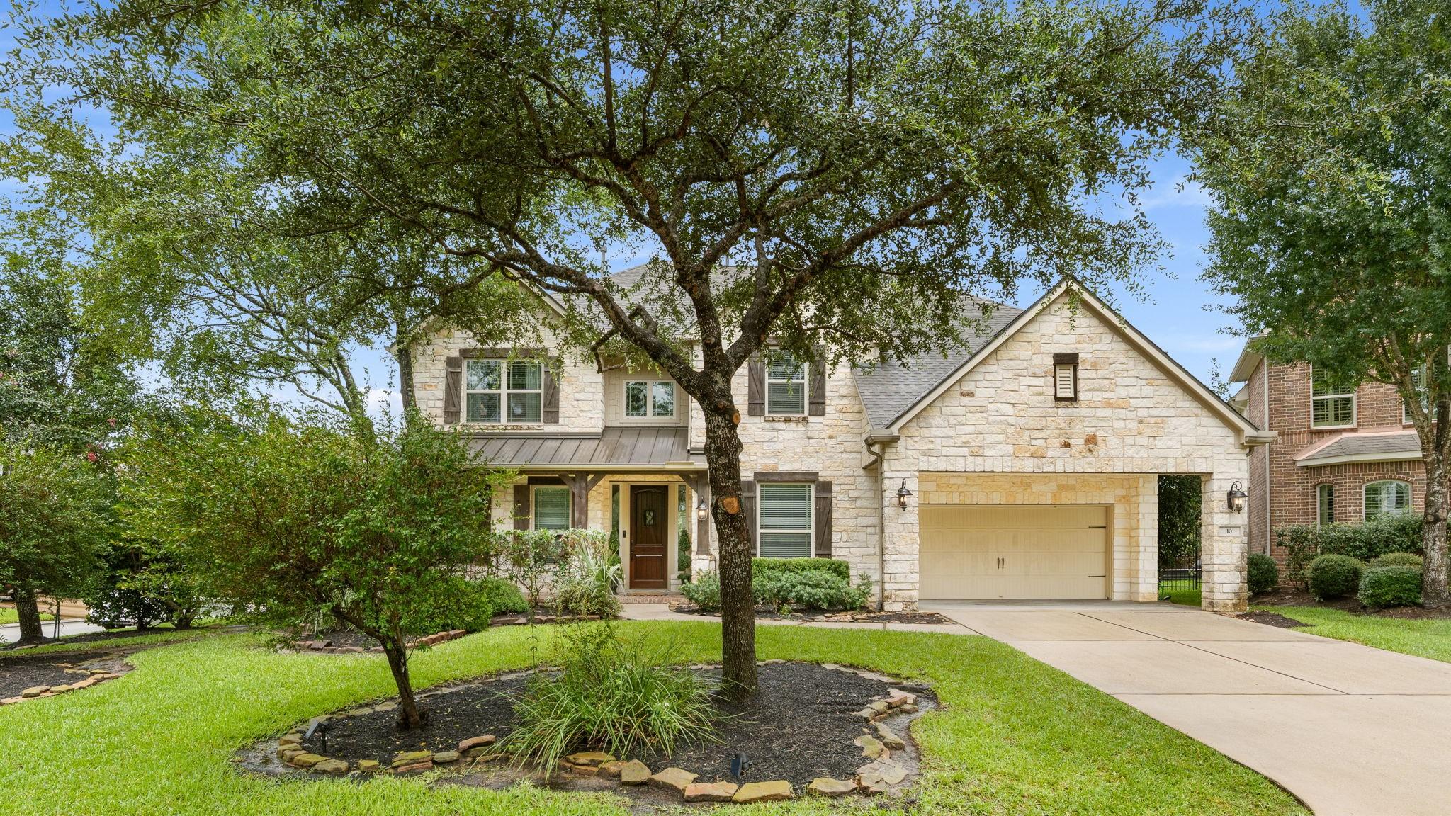 Image 1: Located in the highly desirable Lake Voyager neigh