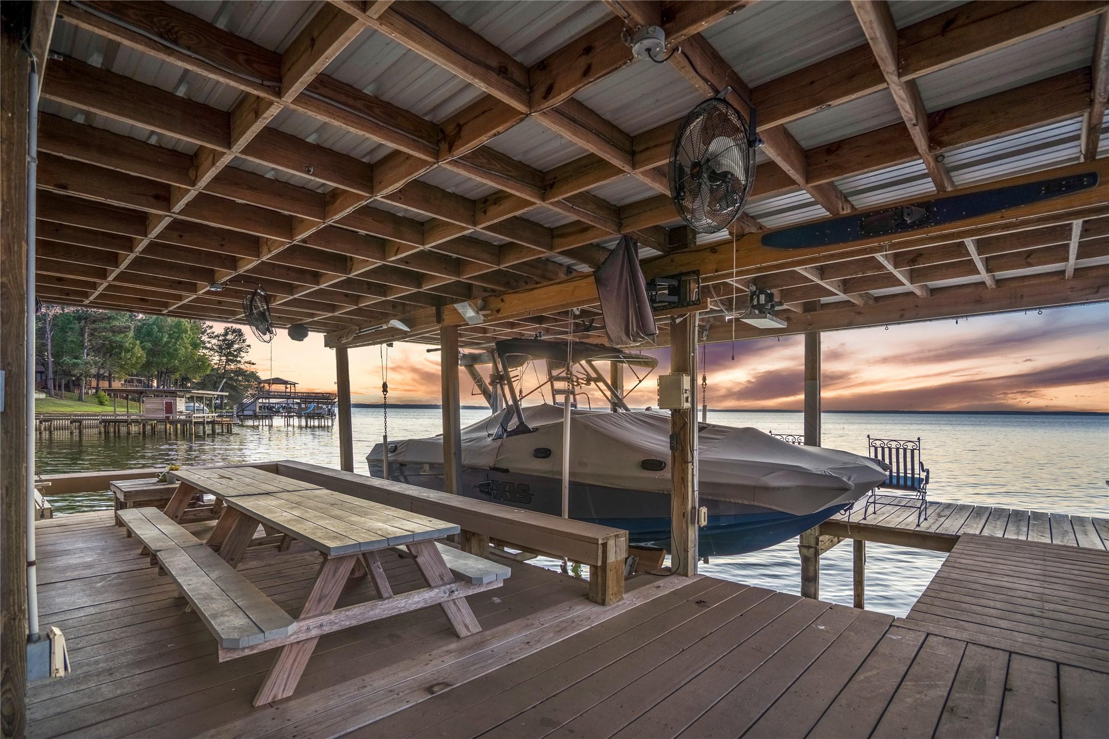Image 4: This dock is one you will enjoy all day long.