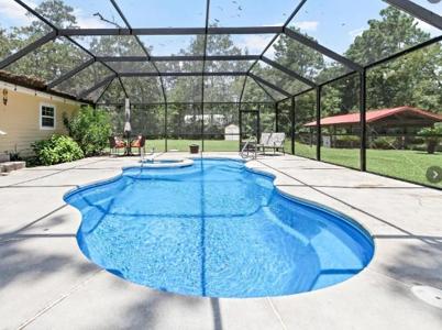 548 Creekside Drive