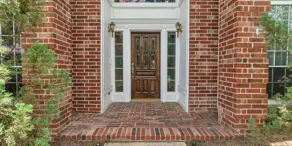 Image 3: The front entry welcomes you in.