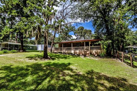 17 Pine Wood Drive