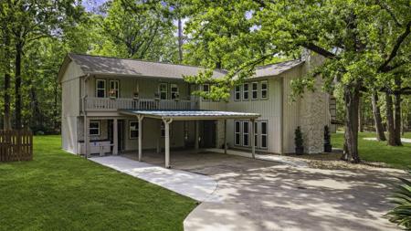 21 Red Oak Circle