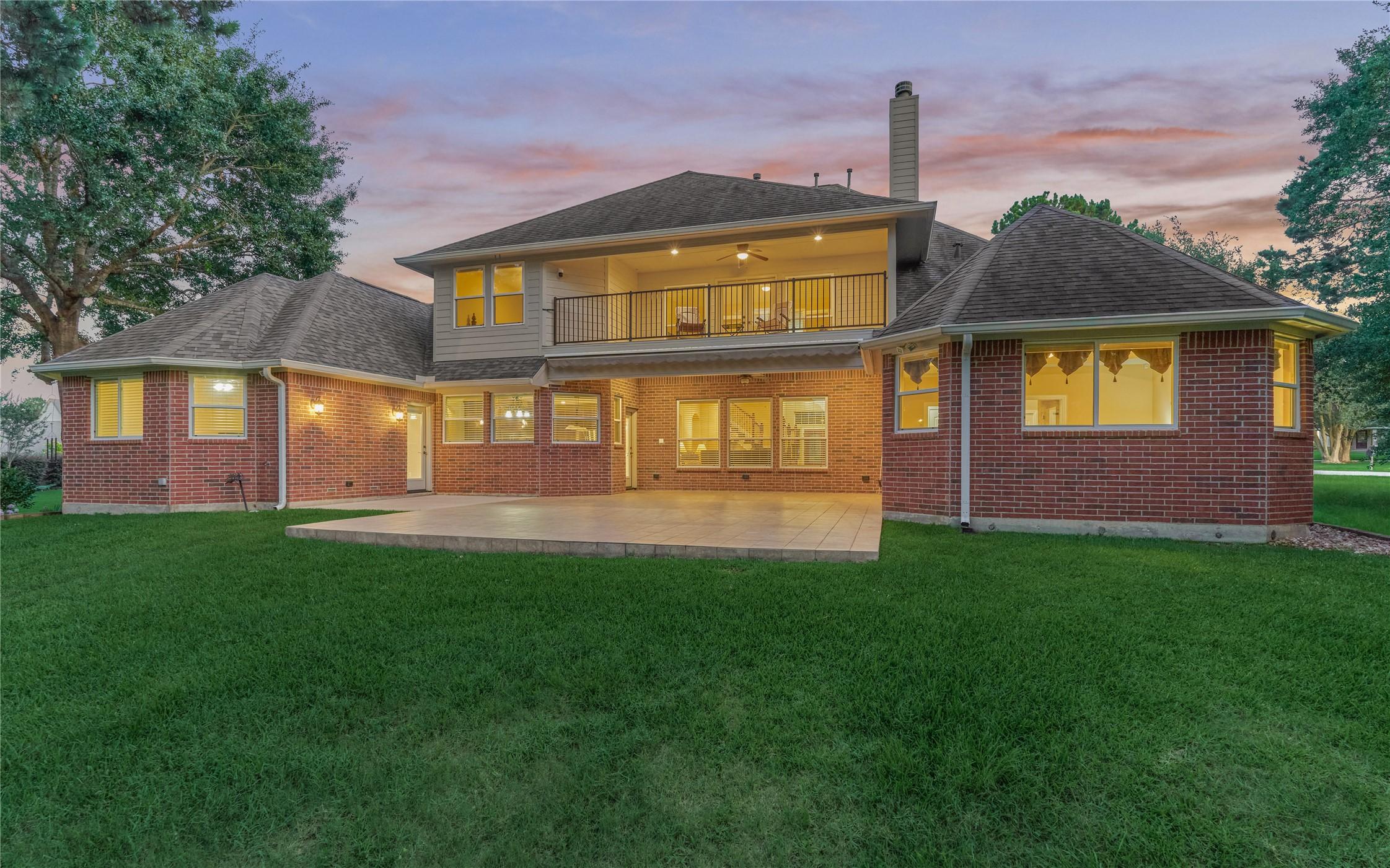 Image 3: Designed for outdoor enjoyment, the home features