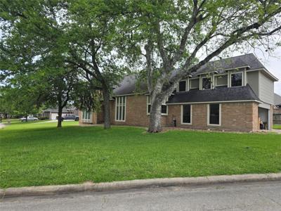 7244 Edgewater Drive