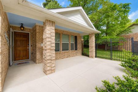 3619 Woodland Lane