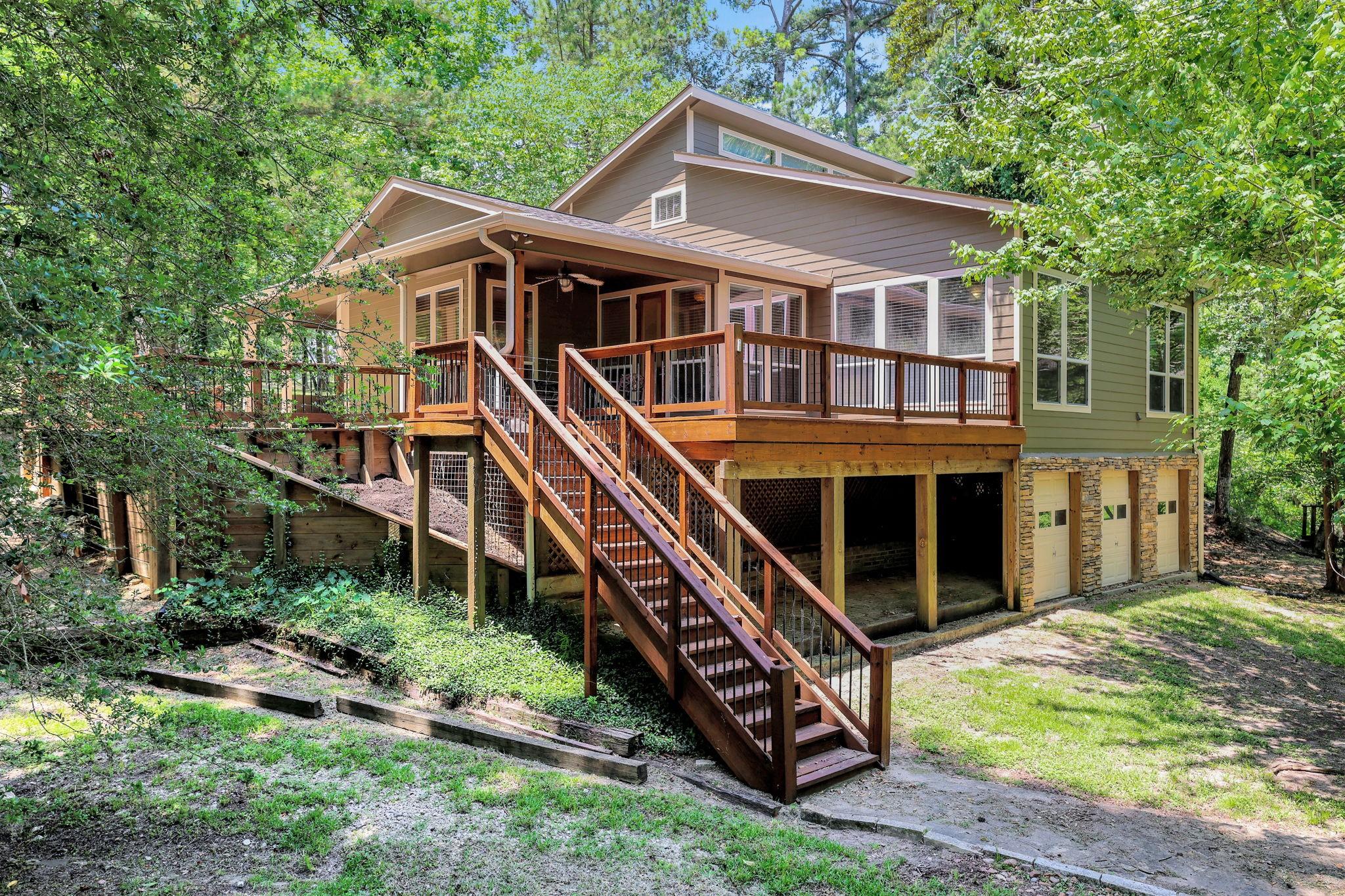 Image 1: Welcome to 81 Baron Drive in Cape Royale!