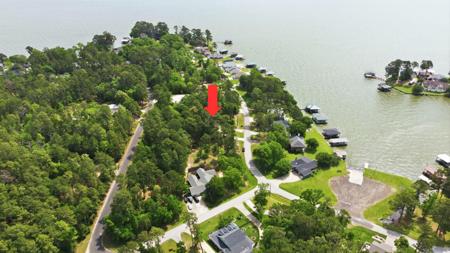 213 Lakefront Drive