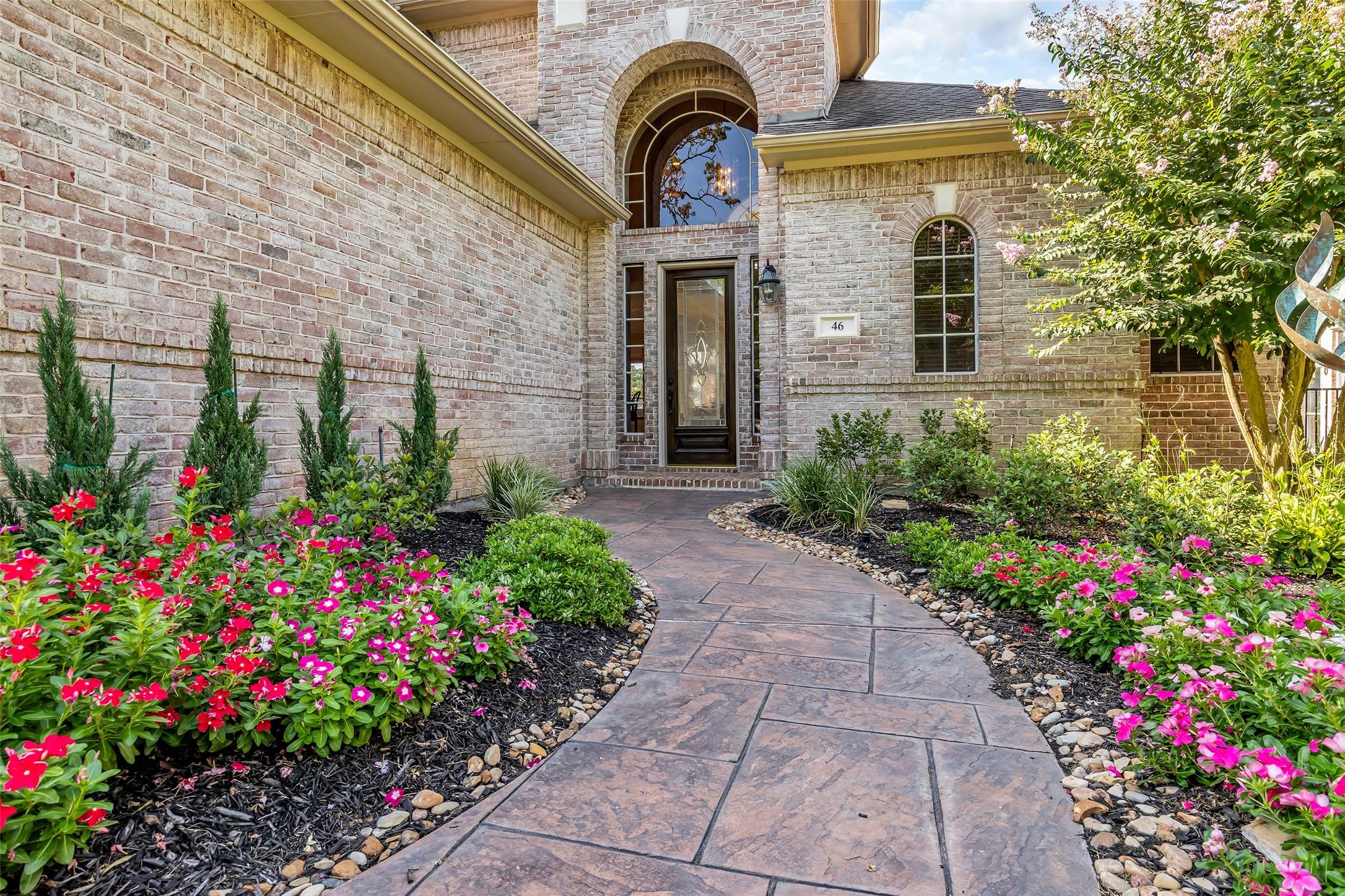 Image 4: Beautiful walkway up to front door