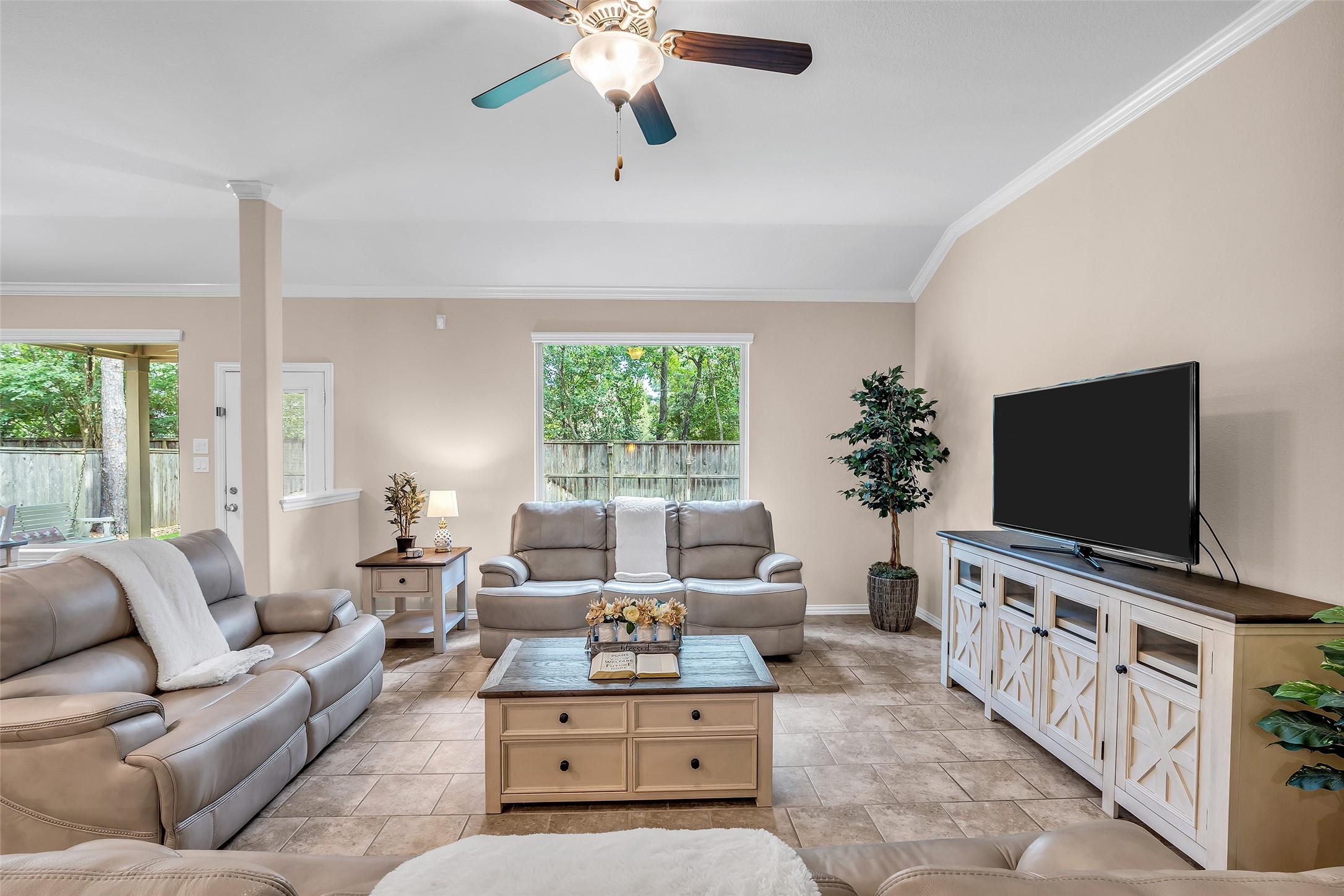 Image 3: Tons of natural light with the upgraded plate glas