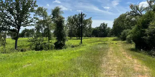 000 Hickory Loop